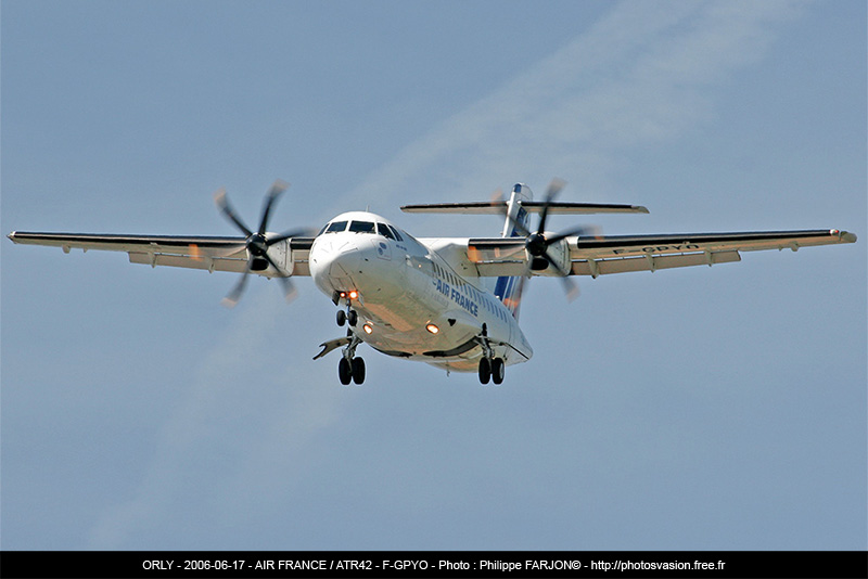 Air_France_ATR42_F-GPYO_2.jpg