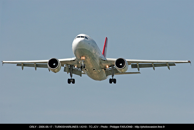 Turkish_Airlines_A310_TC-JCV_1.jpg