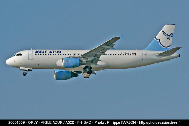 Aigle_Azur_A320_F-HBAC.jpg