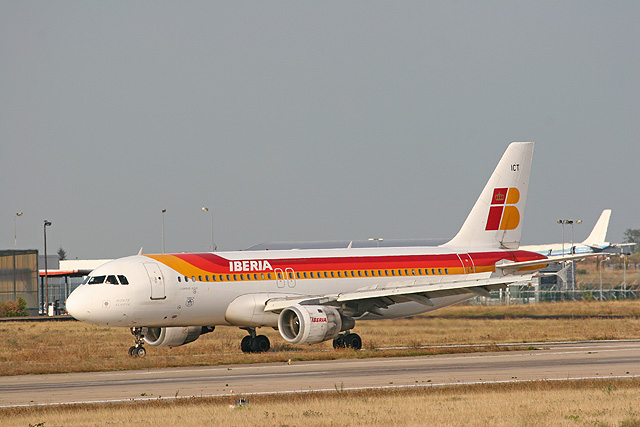 Iberia_A320_EC-ICT.jpg