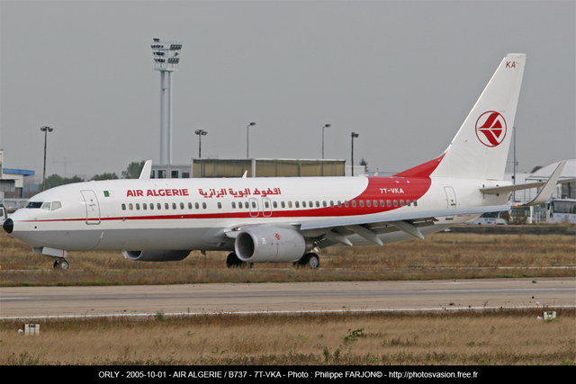 Air_Algerie_B737_7T-VKA.jpg