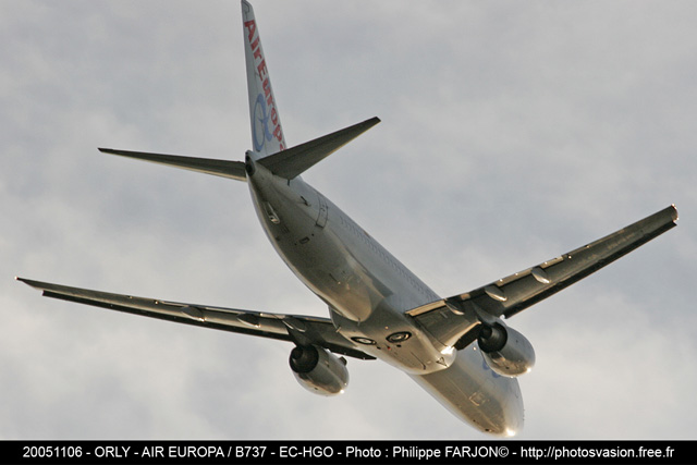Air_Europa_B737_EC-HGO.jpg