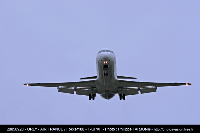 Air_France_Fokker100_F-GPXF.jpg